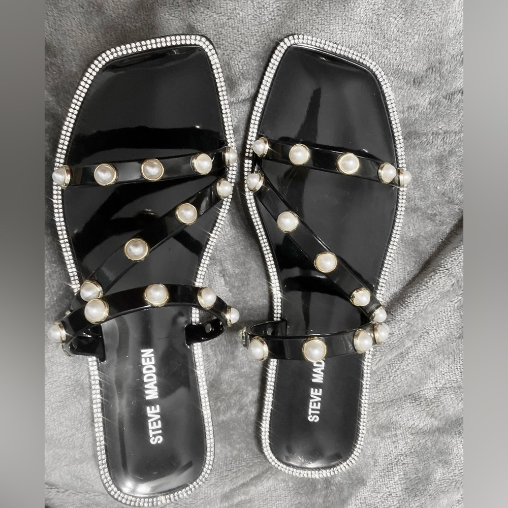 ⭐️NIB Steve Madden Nonii Sandals 🖤🤍
